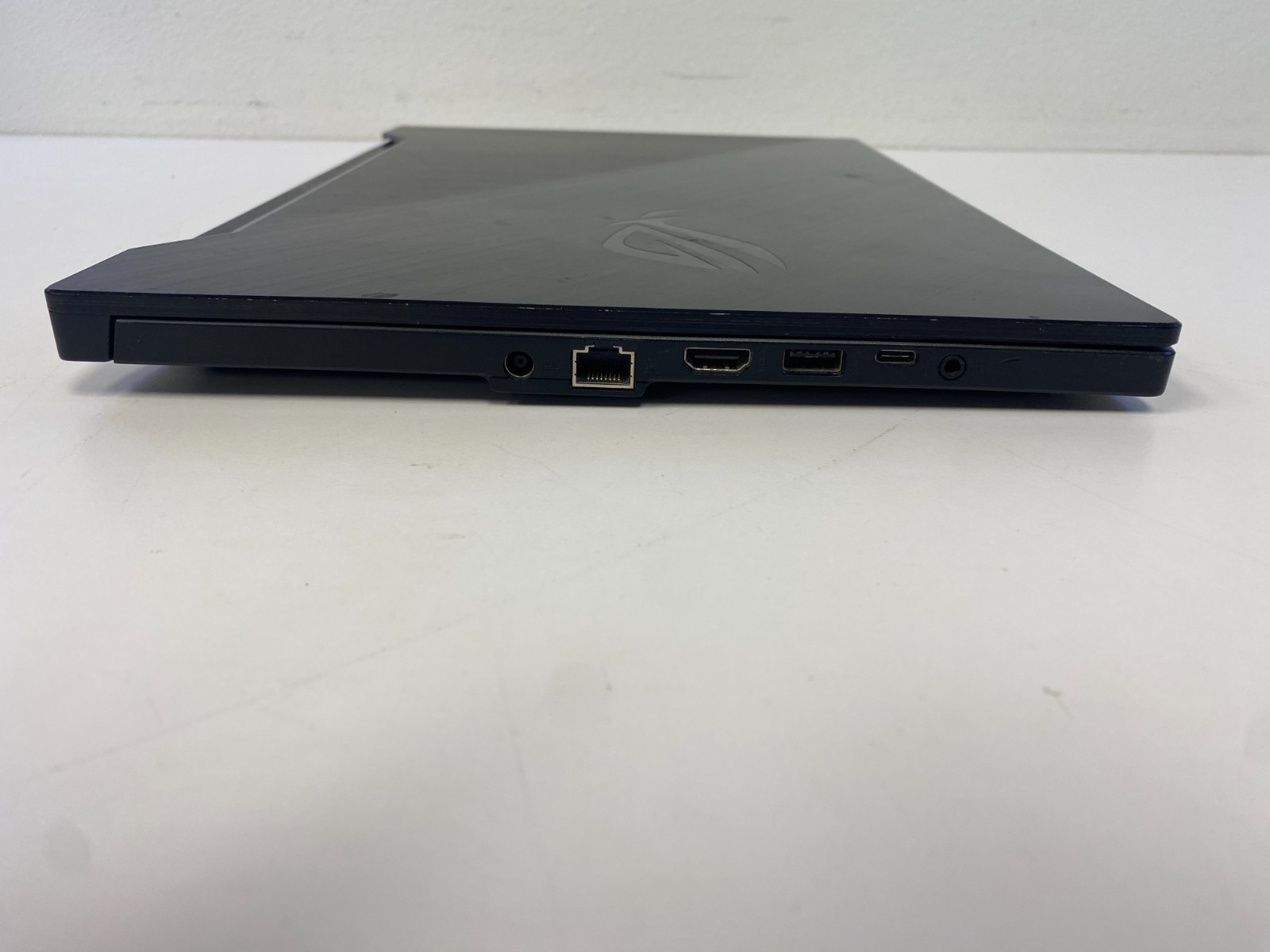 ROG Zephyrus GU502DU Ryzen 7 3750H GTX 1660Ti 512GB NVMe 16GBRAM Windows 11 Home
