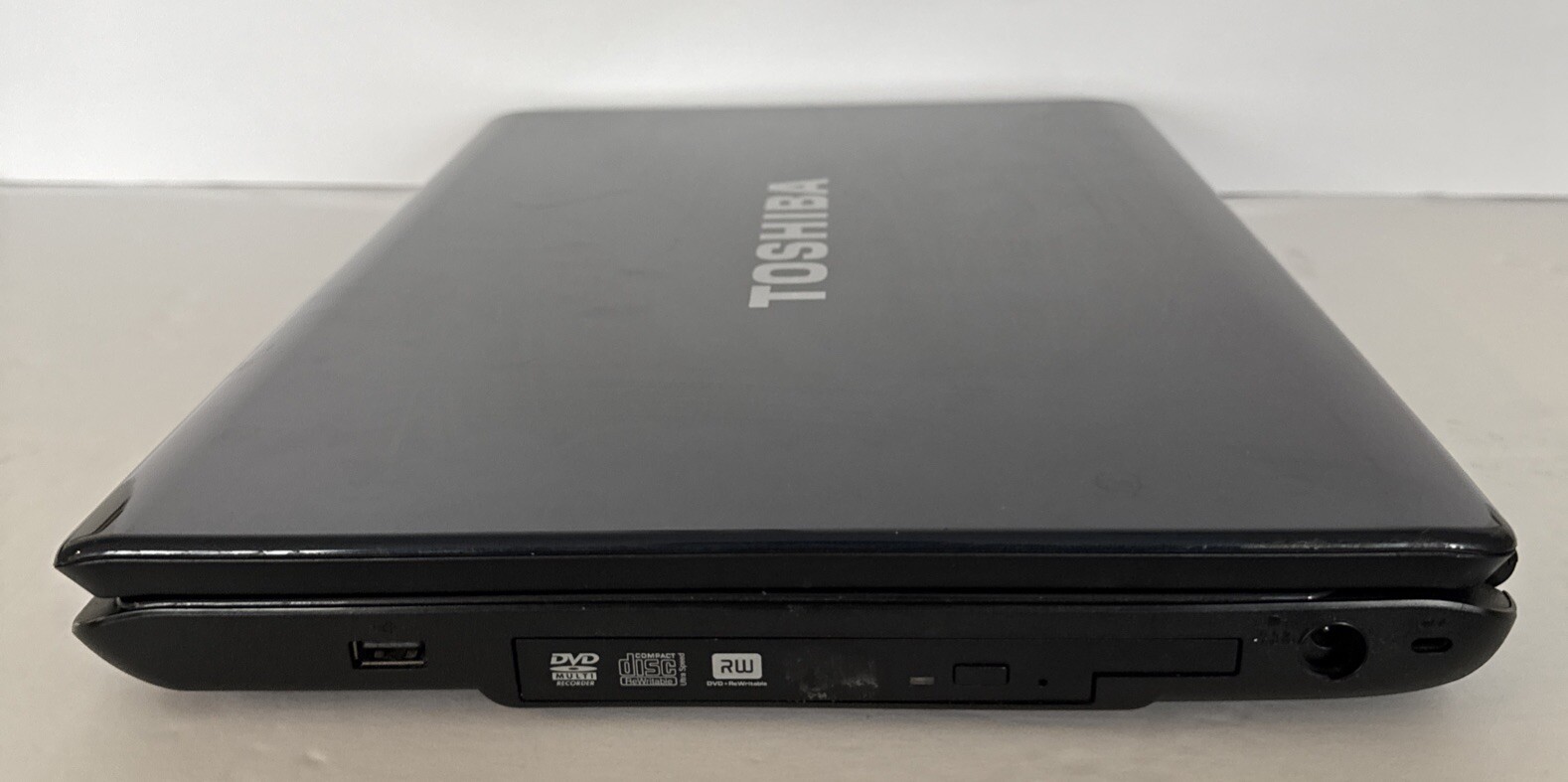 Toshiba Satellite Laptop PSLC8U-03701Q 3GB SDRAM 250GB Hard Drive Read