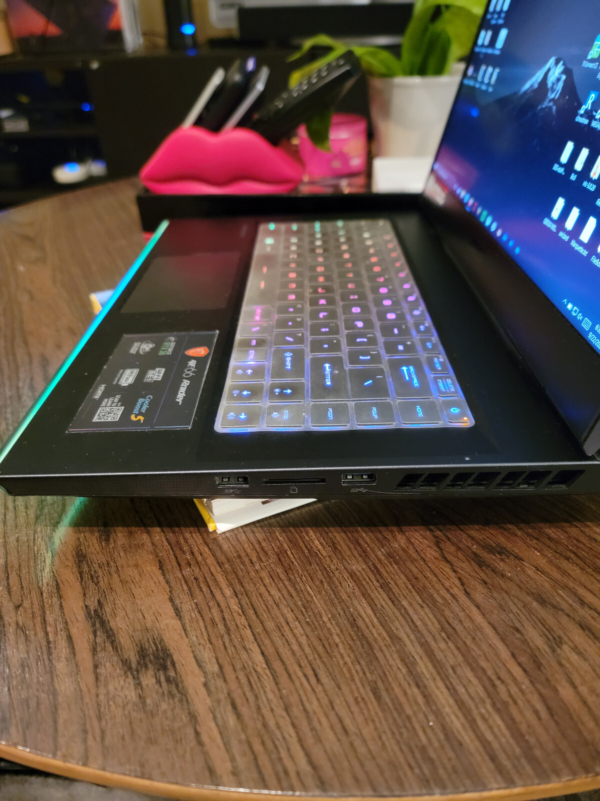 MSI GE66 Raider Gaming Laptop, RTX 3070, 1 Tb, 300Hz, i7-10870H