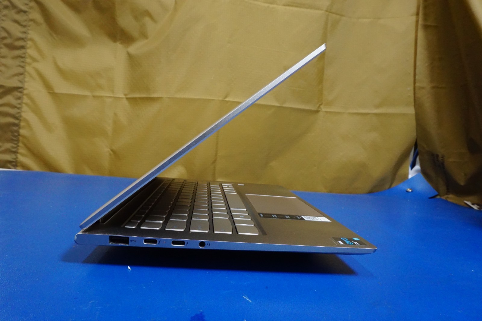 Lenovo Yoga 9 2-in-1 14ITL05 14″ i7-1195G7 2.9GHz 8GB RAM NO SSD/OS