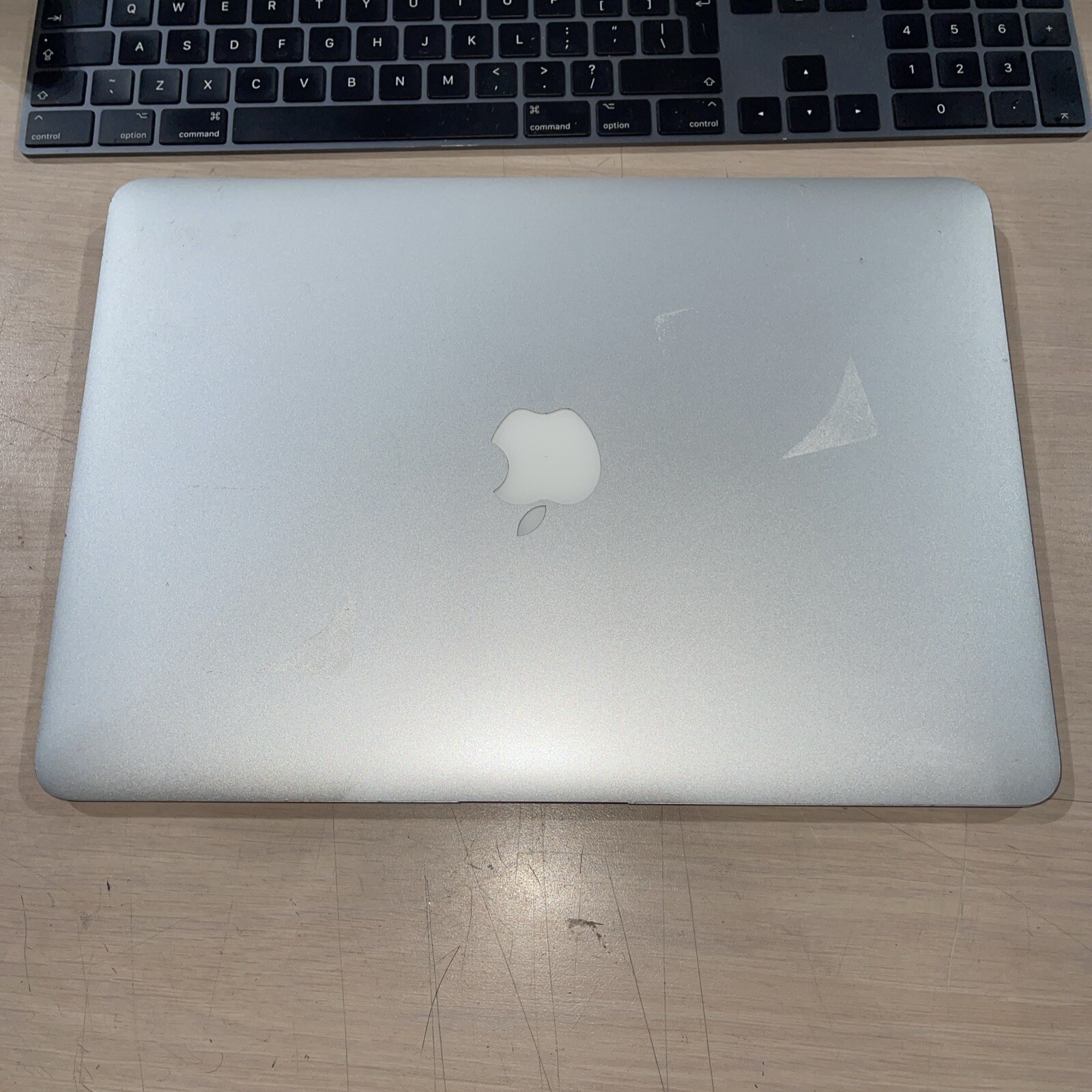 Apple Macbook Air Mid 2012 i5-3427U 1.8GHZ 4gb RAM NO HD