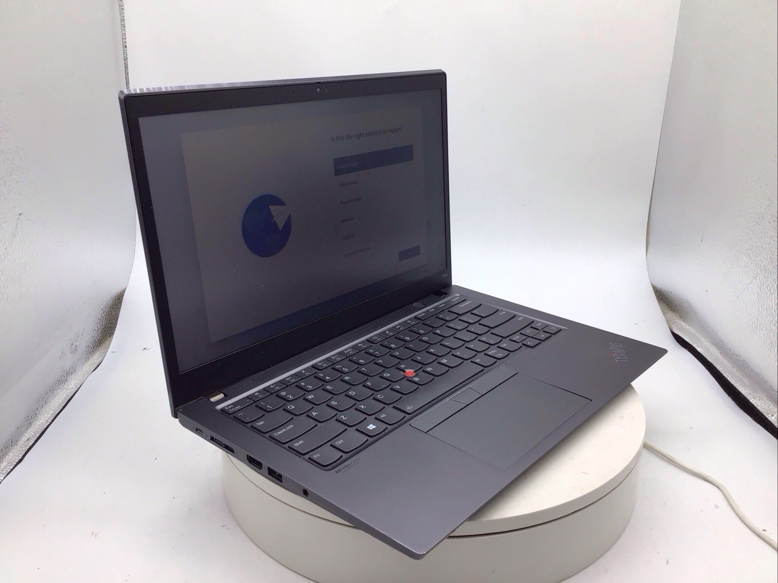 Lenovo ThinkPad T14s G2 14″ Laptop Ryzen 7 PRO 5850U 16GB RAM 512GB SSD W11P U R