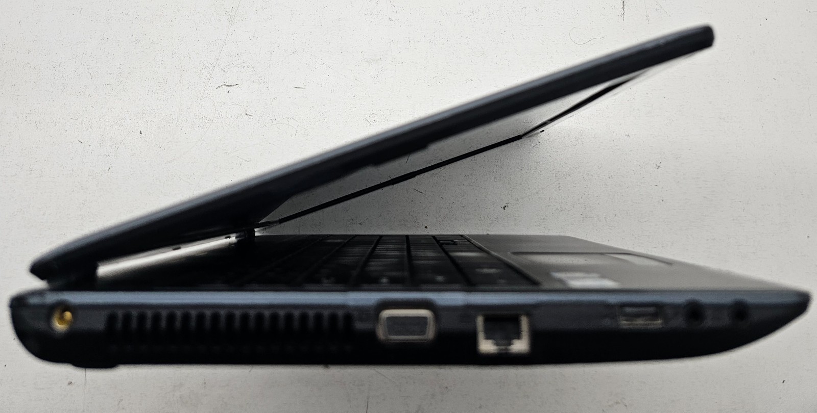 Acer Aspire 5733Z-4469 Laptop Intel Pentium P6200 3GB Ram NO HD/OS/BATT (FL)
