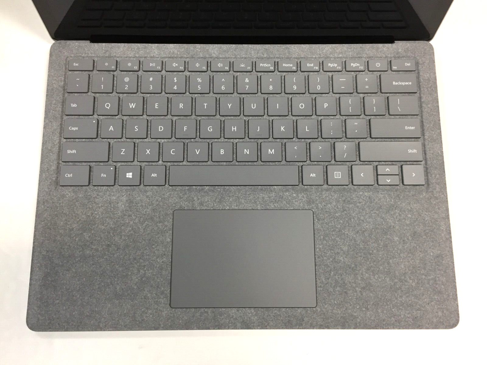 Microsoft Surface Model 1769 13.5 Touch Laptop/Intel i5/4GB/128GB SSD/Arc Mouse