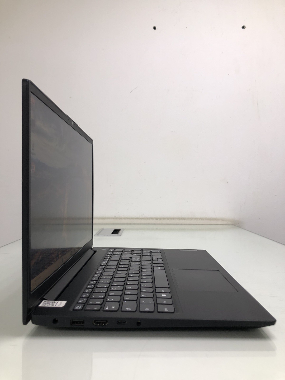 Lenovo V15 G3 i7 12th Gen 16GB RAM 512GB SSD 15.6″ FHD Laptop
