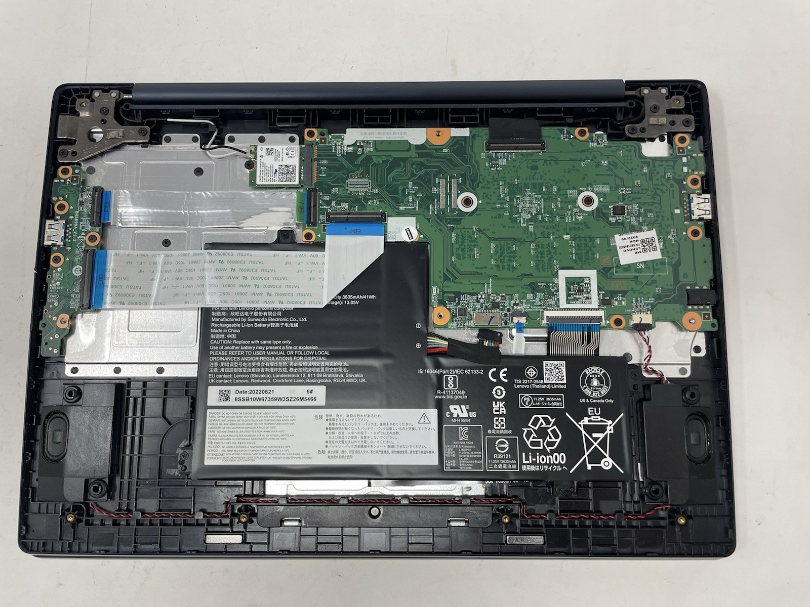 Broken Lenovo IdeaPad 3 CB 14IGL05 14″ Chromebook Intel N Blue Wi-Fi Webcam