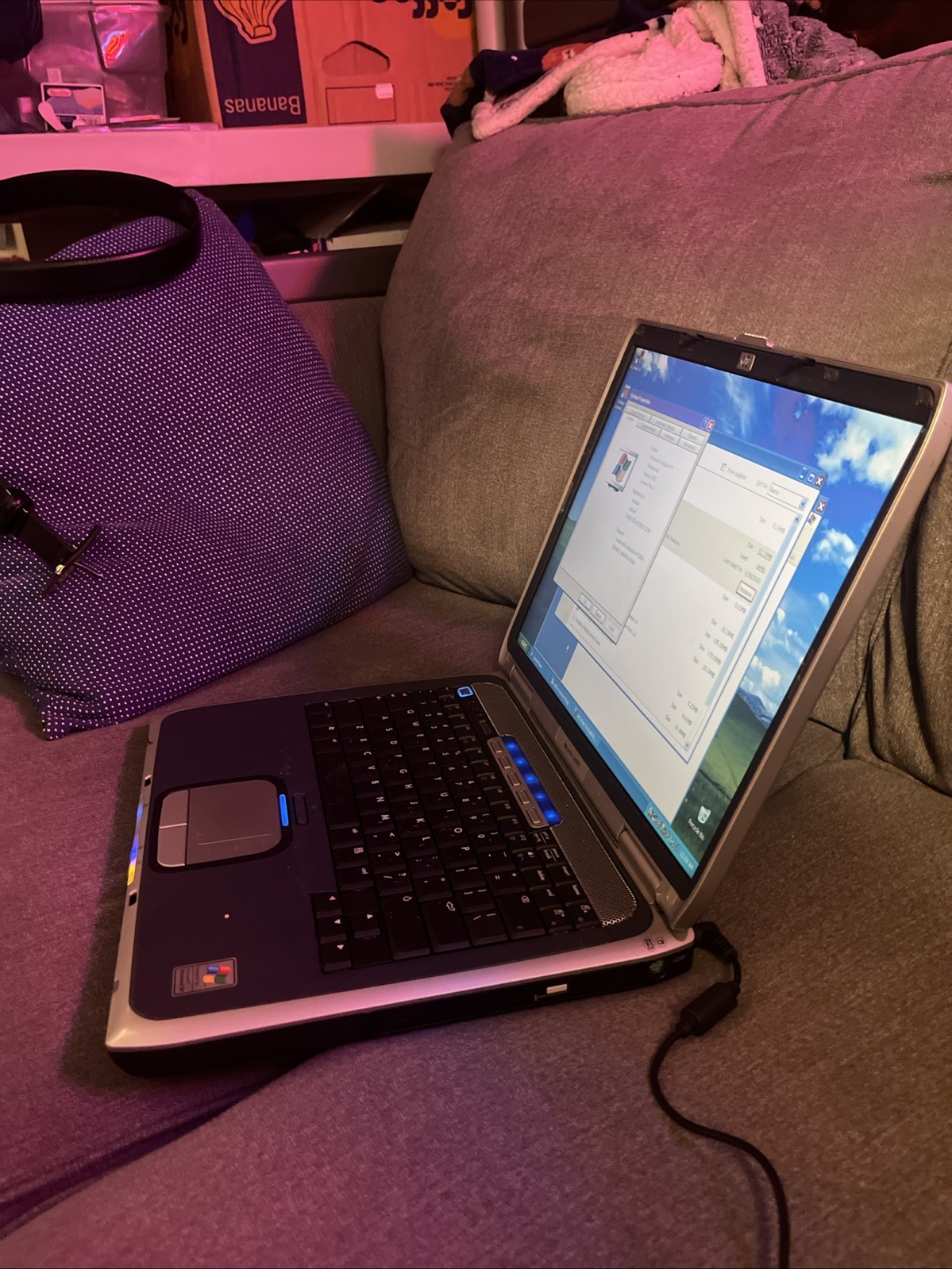 Vintage Laptop HP Pavilion ze4800 AMD Athlon XP2800+, 448MB RAM, 18GB HDD WORKS