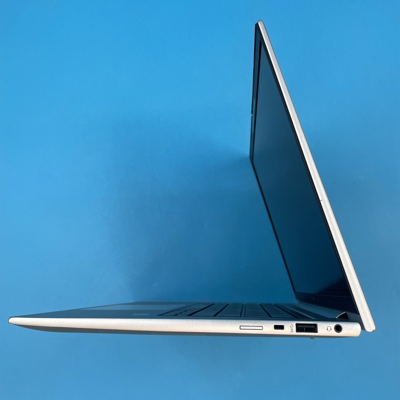 HP EliteBook 840 G10 | i5-1345U | 16GB RAM | 256GB SSD | WIN 11 PRO | 80% BATT