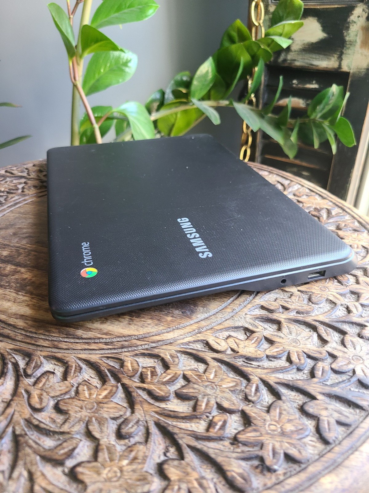 Samsung Chromebook 3 XE500C13 Broken Screen Powers On Parts Repair No Charger