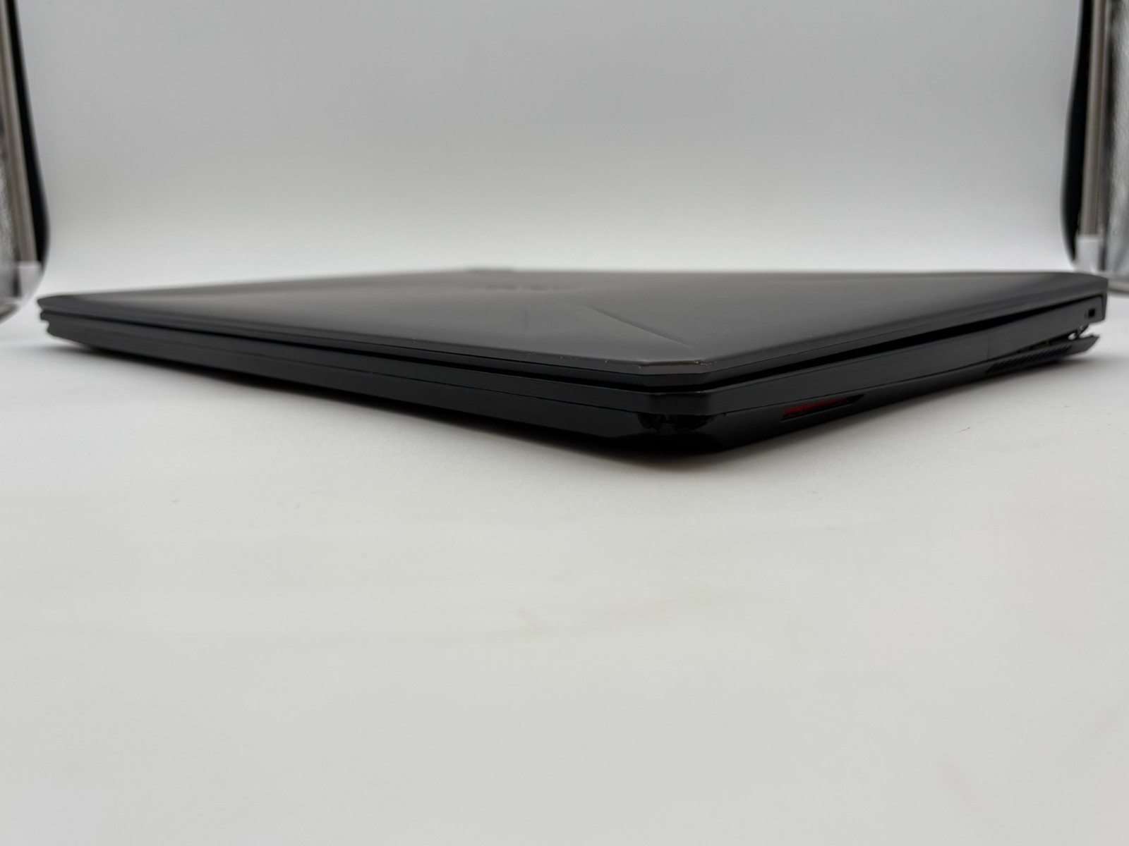 ASUS TUF Gaming FX705G 17.3″ 256 GB SSD 8 GB RAM i7-8th Gen GTX1060 As For Parts