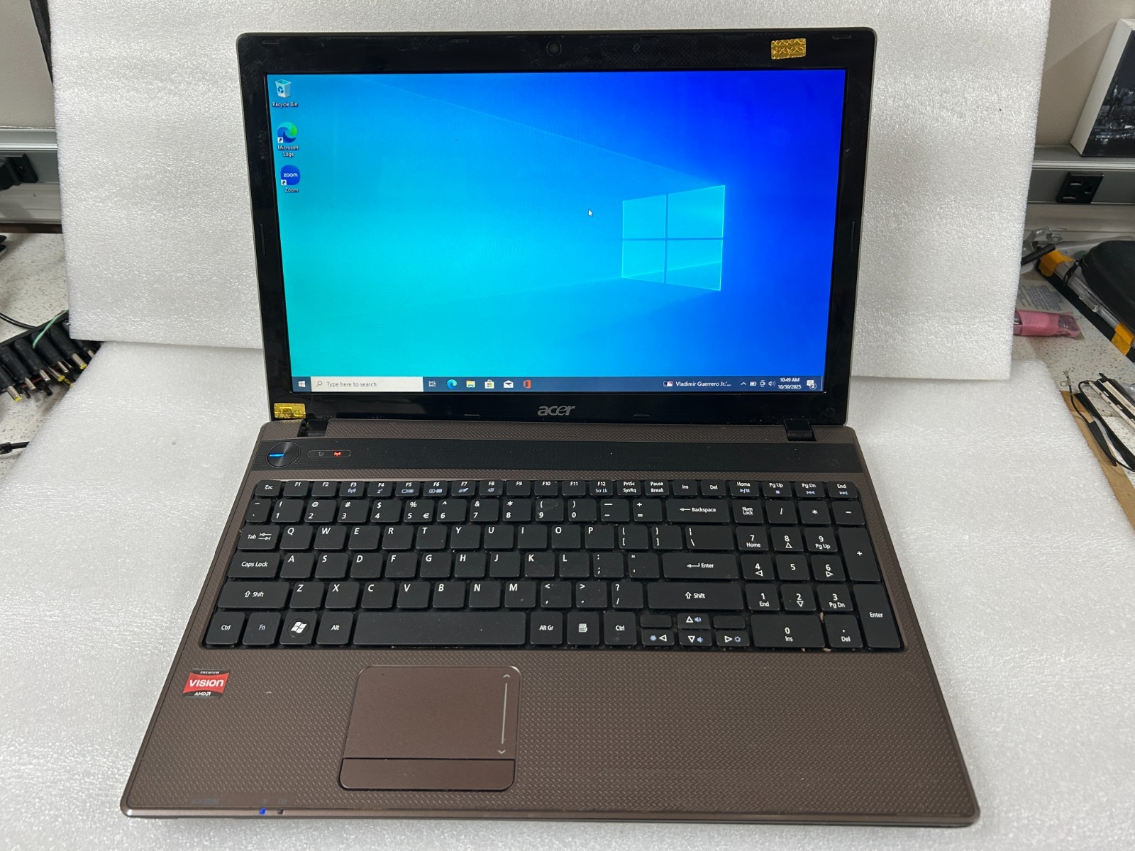 Genuine used Acer Aspire 5552-5498 Laptop Complete SCREEN ASSEMBLY Tested