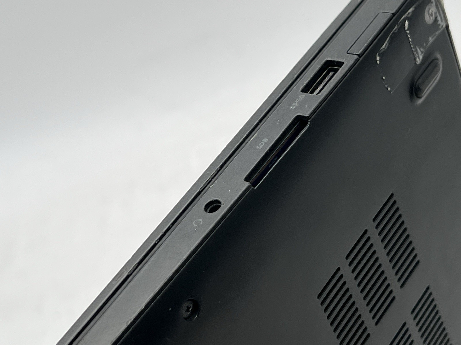 Dell Latitude E7470, i5-6300U CPU @ 2.40GHz, 8GB RAM-No Batt/HDD/OS, w/Charger
