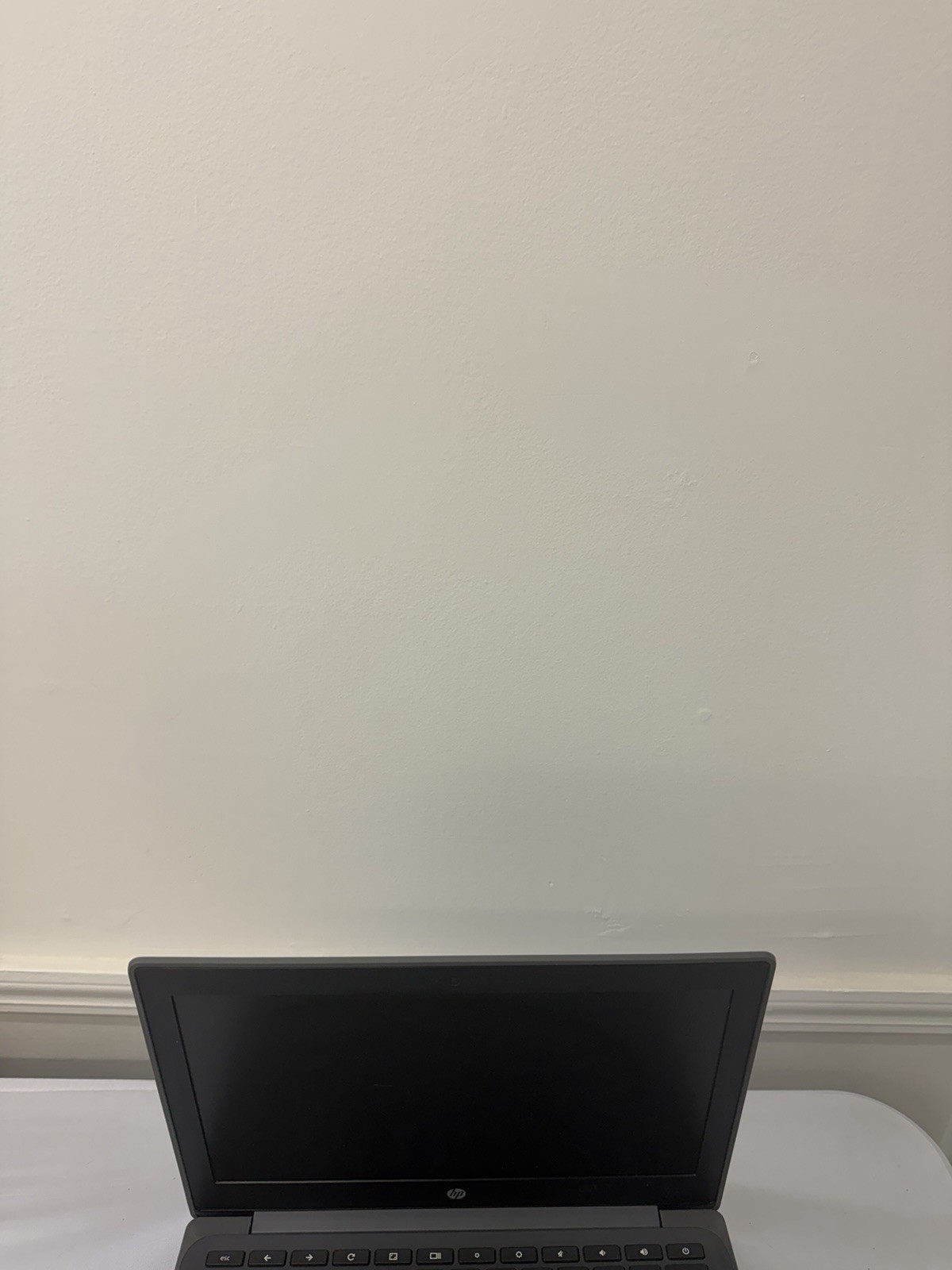 HP Chromebook 11 G8EE Laptop – Good Screen – Intel Celeron N4020 – Read Des
