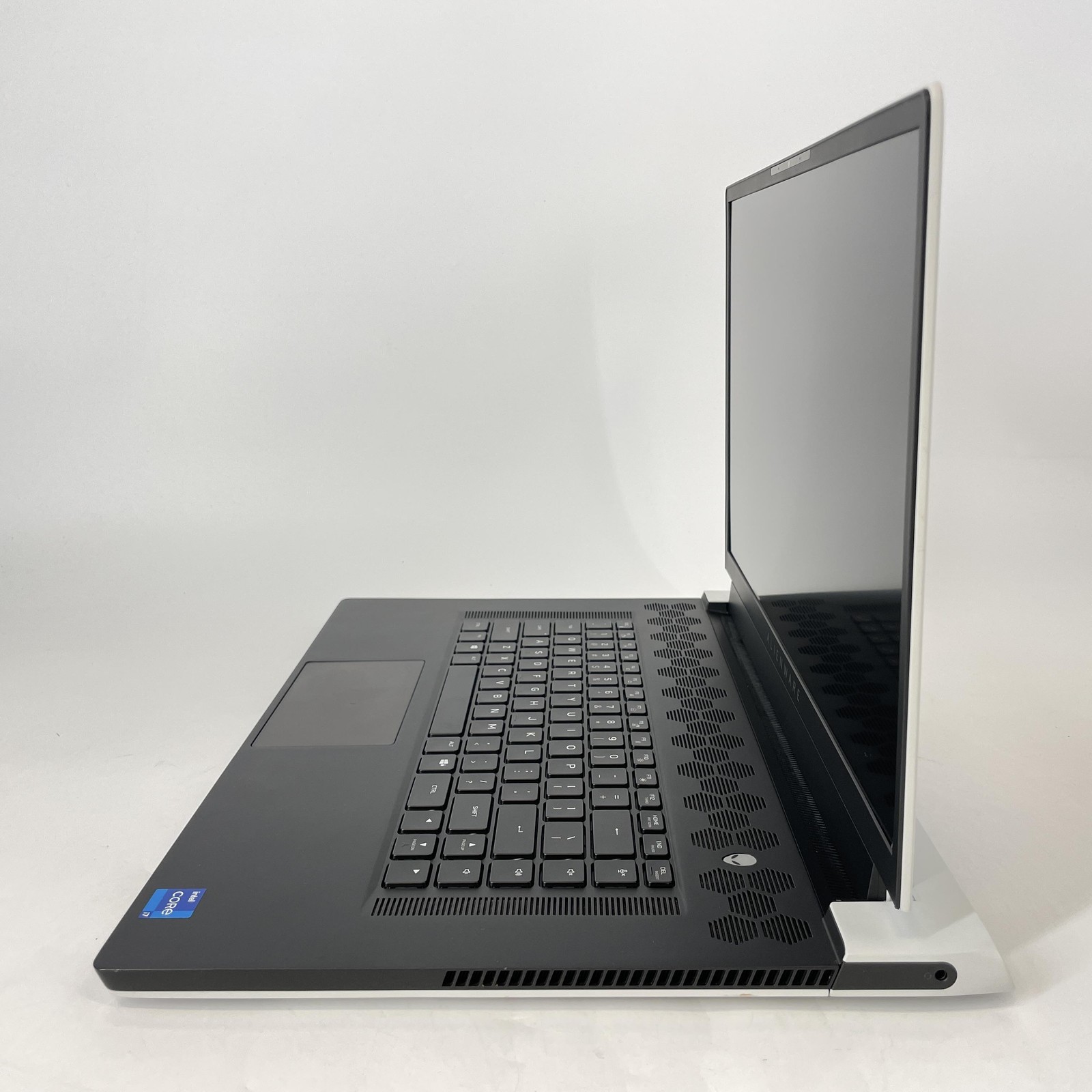 Dell Alienware X17 R1 360Hz FHD i7-11800H 2.3GHz 32GB 2TB SSD RTX 3070 Very Good