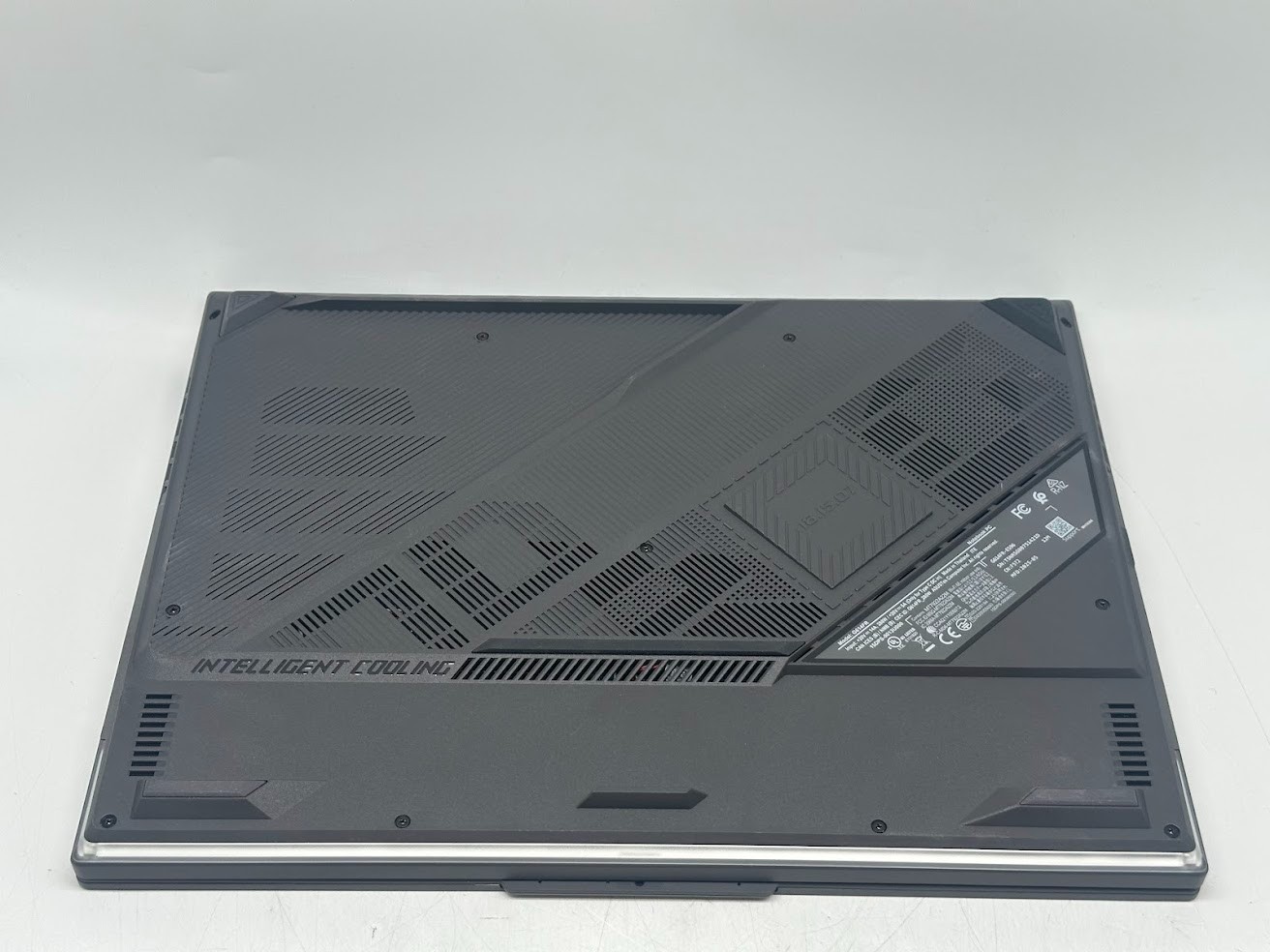 ASUS ROG Strix G16, 16” 16:10 2.5K 240Hz, RTX5070Ti, R9 9955, 32GB DDR5, 1TB SSD