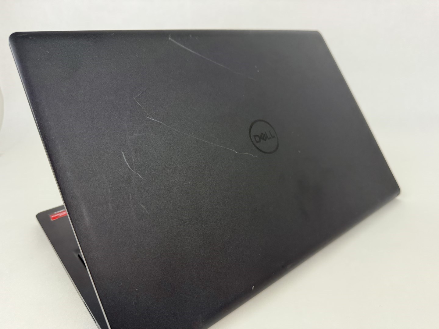 Dell Inspiron 15 3535 15.6″ FHD Touch Ryzen 7 7730U 16GB 512GB SSD W11H Scratch