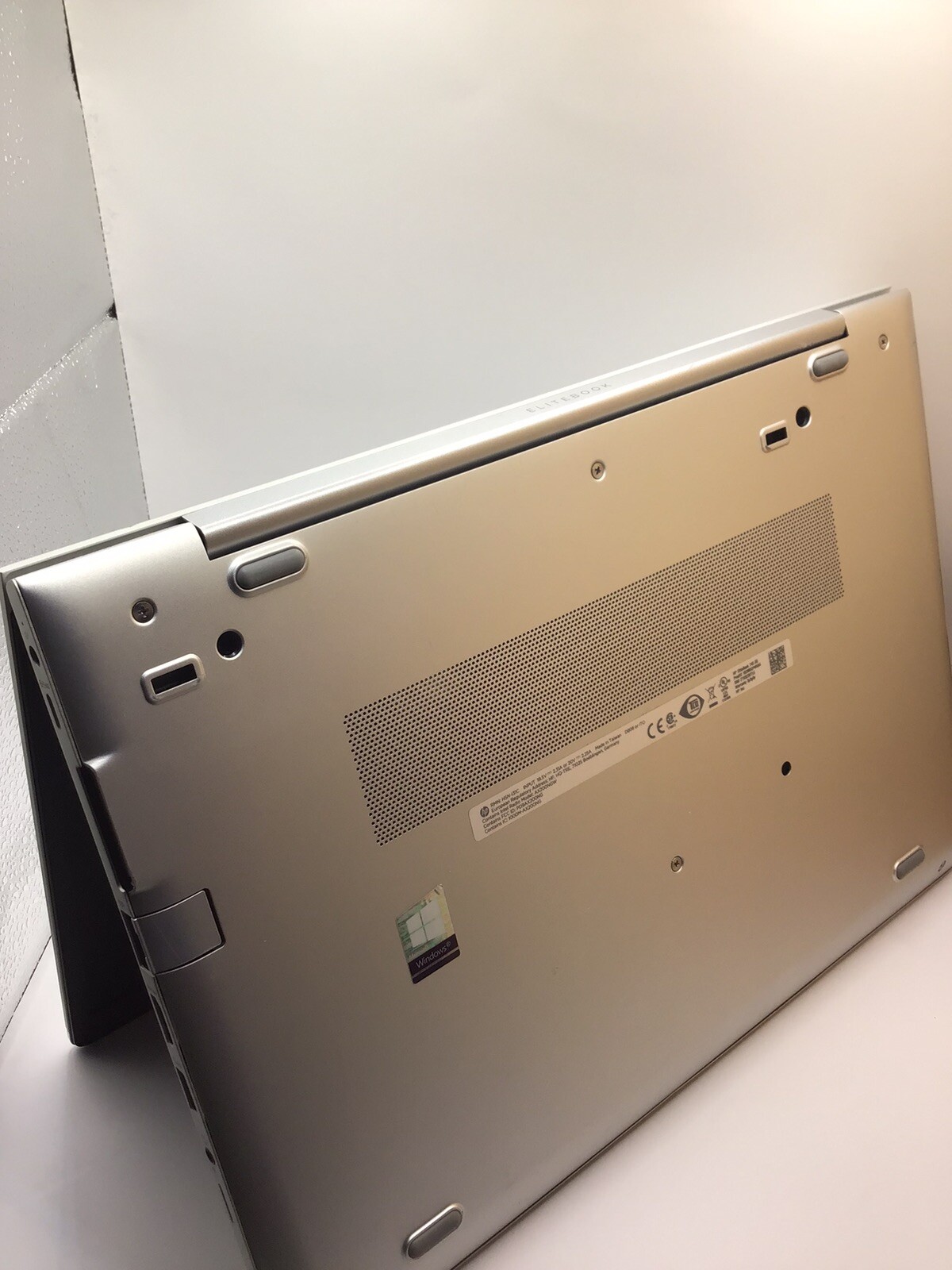 HP EliteBook 745 G6 14″ AMD Ryzen 5 PRO 16GB RAM 256GB SSD Win 11 (Touch Screen)