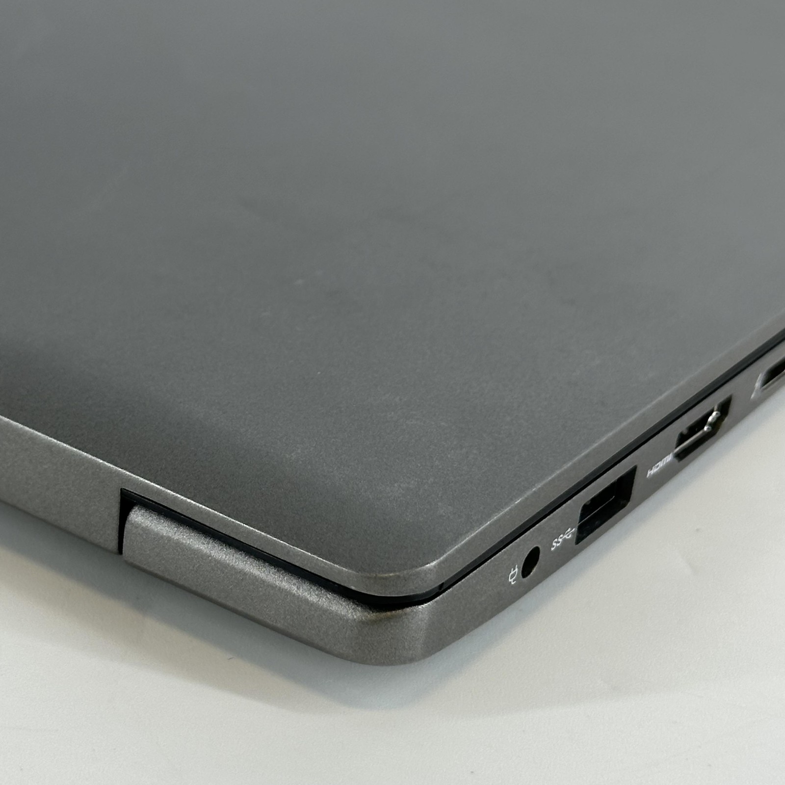 LG Gram 15 Silver FHD i5-1135G7 2.40GHz 16GB RAM 512GB SSD Good
