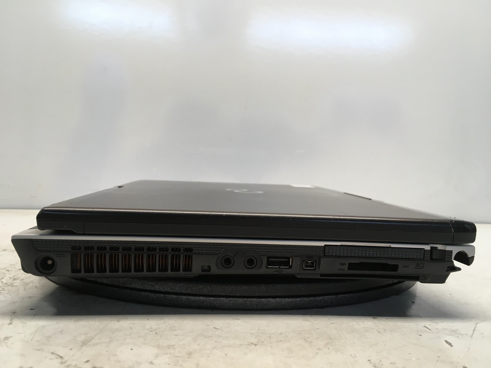 Fujitsu LifeBook T900 Intel i5-M560 2.67GHz 4 GB NO HDD