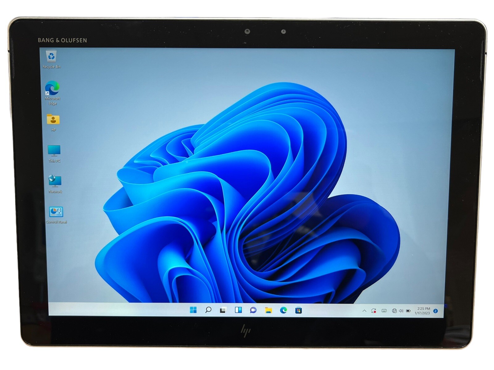 HP Elite x2 1012 G2 Touch 2-in-1 Tablet- 128GB SSD, 4GB, Core i5, 4K Dock Bundle
