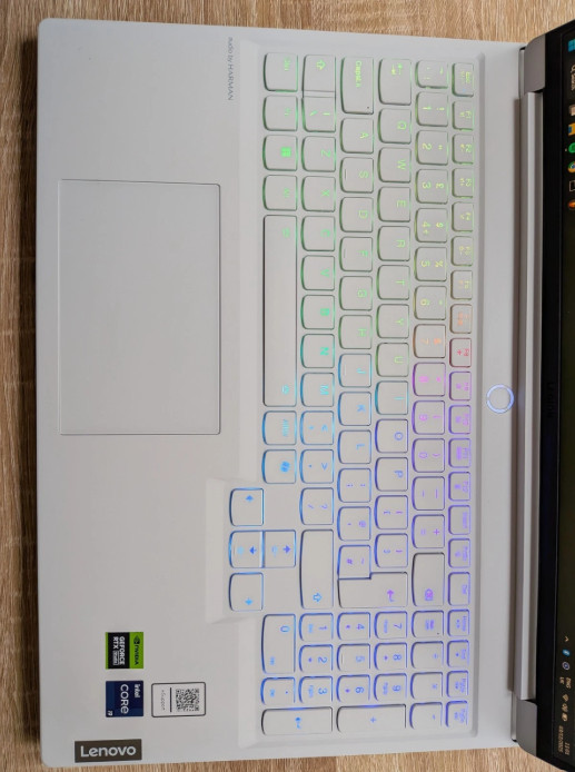 Lenovo Legion 7 16IRX9 White Gaming Laptop (2024, RTX 4060, 240Hz, Qwerty RGB)