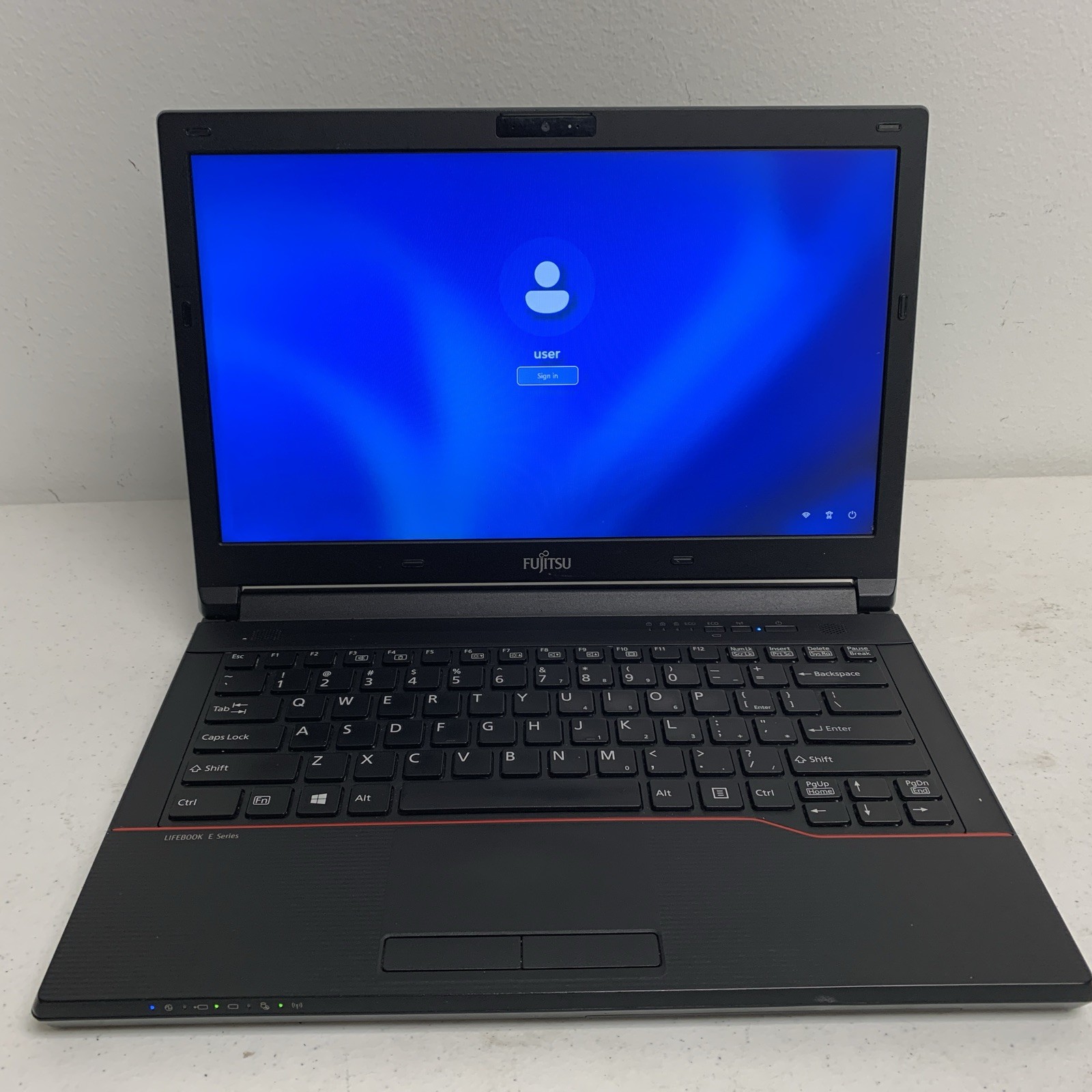 Fujitsu Lifebook E546 Intel Core i5-6200U 2.30GHz 4GB RAM 128GB SSD Win 11 Pro