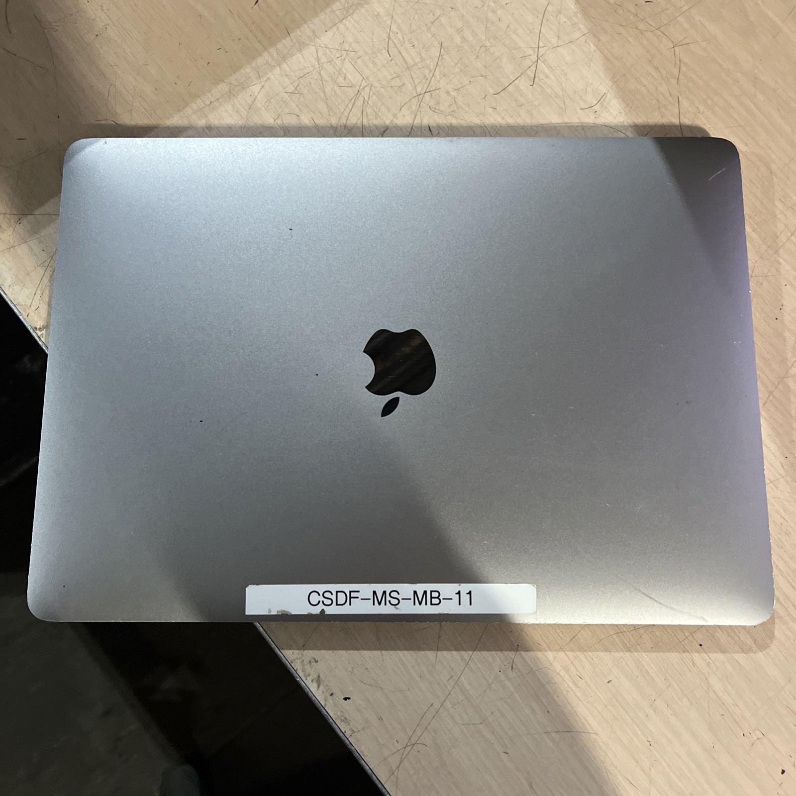 APPLE MACBOOK PRO 13″ MID-2017 CORE I5-7360U 2.3GHZ 8GB RAM NO HD .