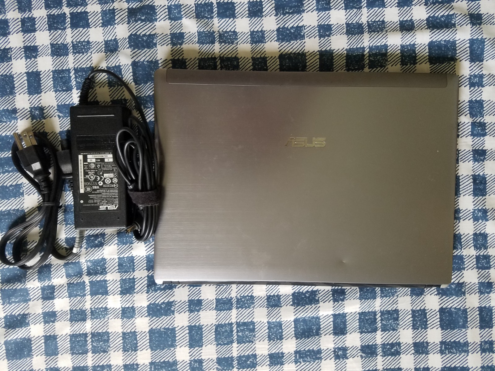 ASUS laptop U30J Laptop Intel Core i3 M370@ 2.4GHz 4GB 320GB HDD Windows 10