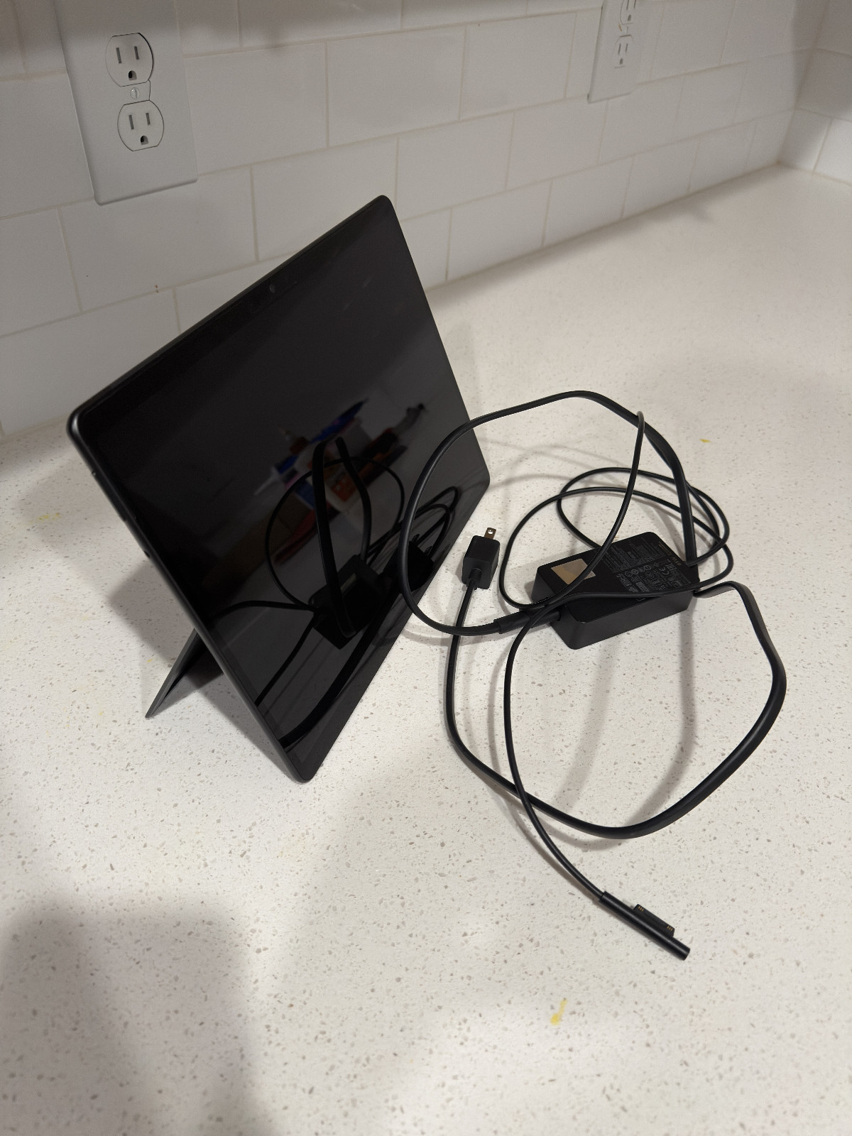 Microsoft Surface Pro 8 i7 16GB RAM 256GB SSD 13” Tablet Windows 11 + Charger