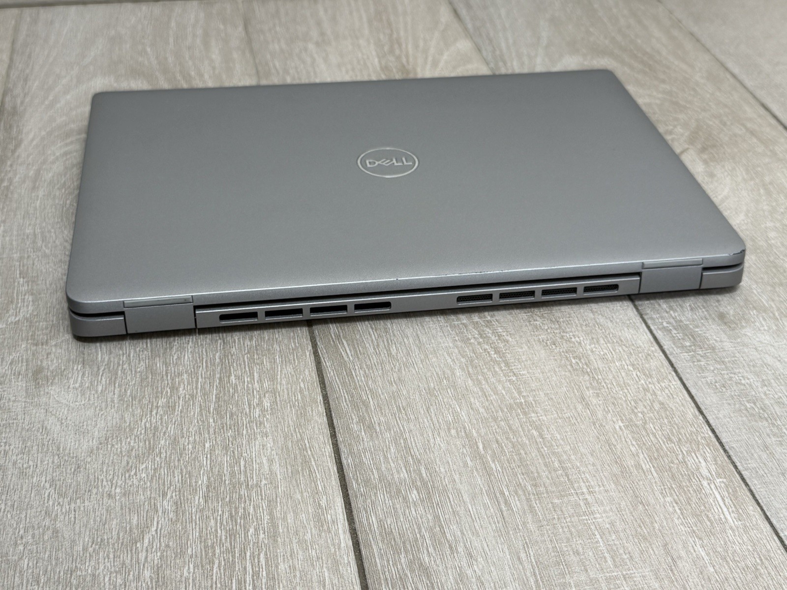 Dell Latitude 5340 13.3″ Core i7-1365U 16GB 256GB SSD Win-11