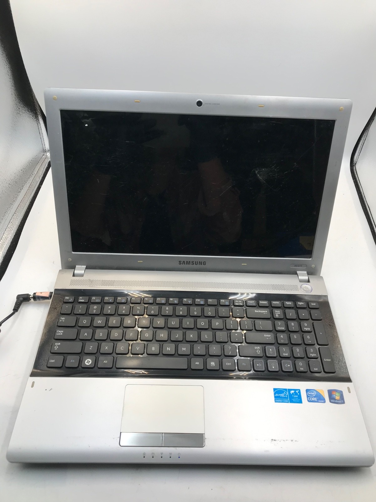 LOT OF 2 Samsung RV511 Intel Core i3-380M 15.6″ -BAD DISPLAYS- MZ
