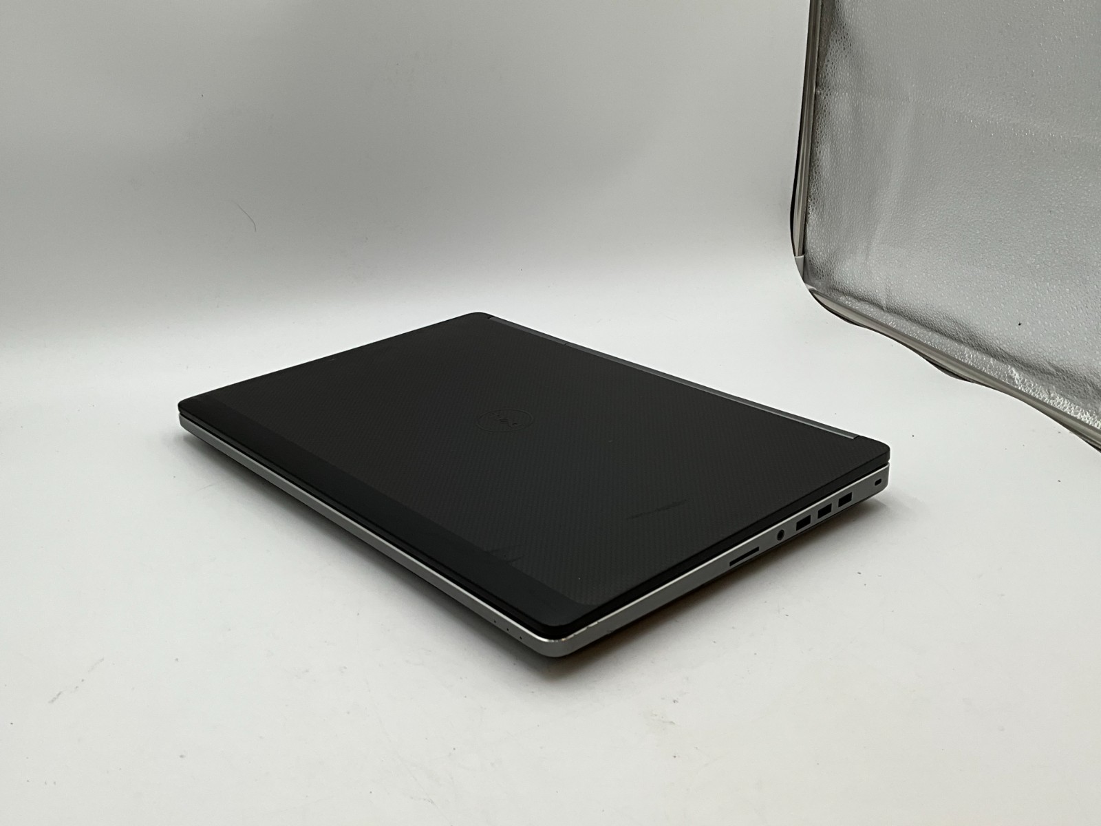 DELL Precision 7710 17.3″ i7-6820HQ 64gb 1tb/512gb M5000M Laptop 35292G2 no OS