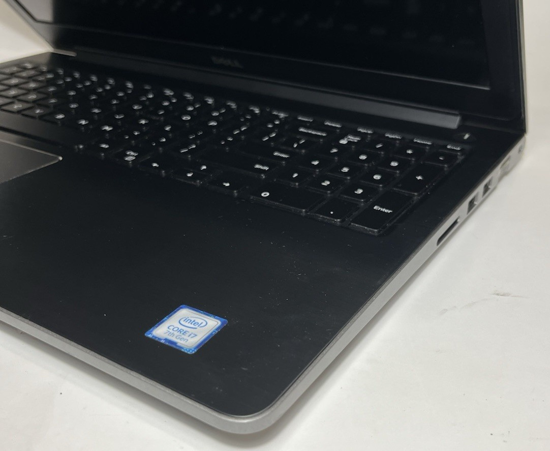 Dell Vostro 5568 15.6″ i7-7500U Laptop – 8GB RAM – 256GB SSD – 4GB GeForce 940MX
