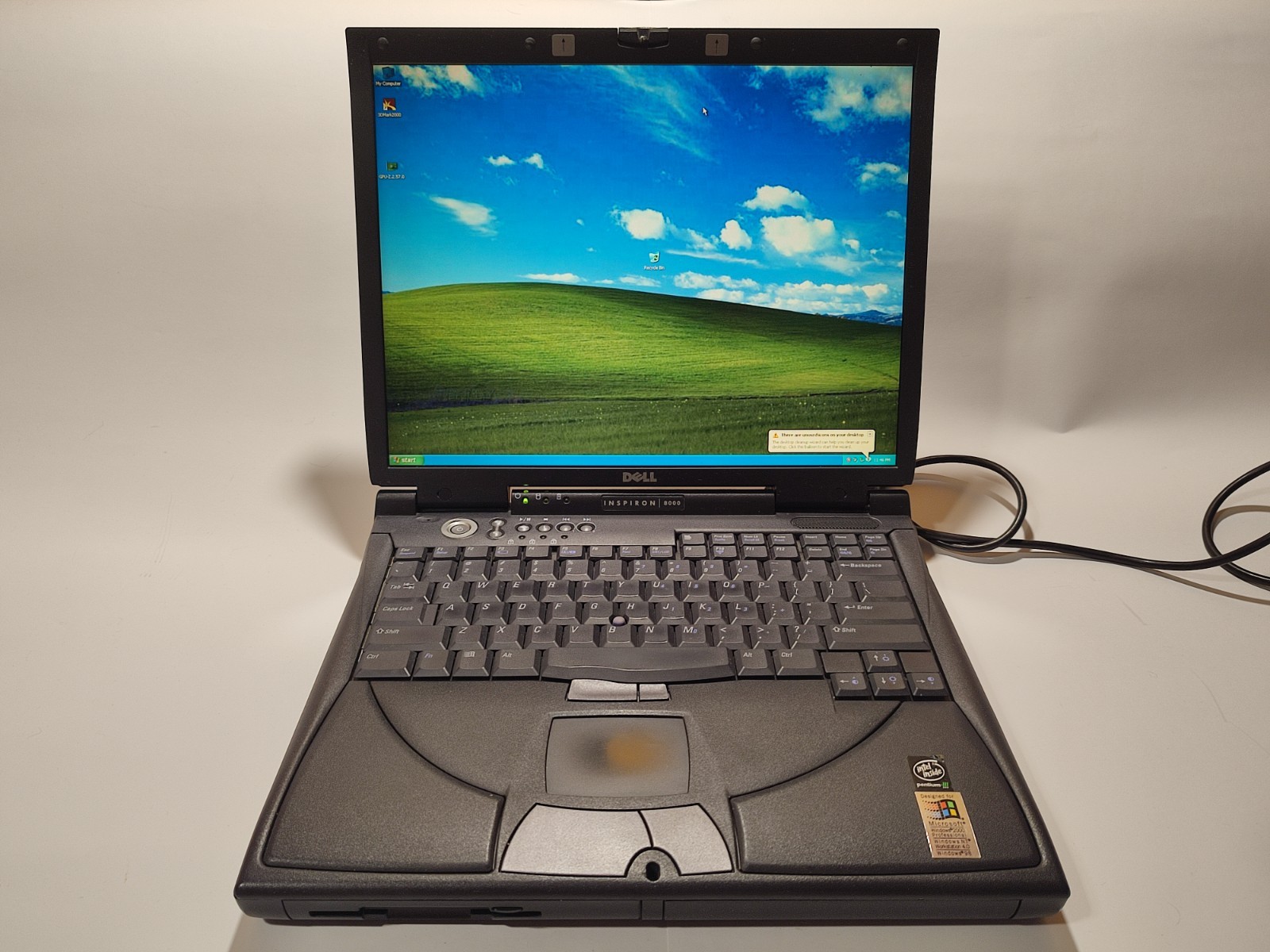 Vintage DELL INSPIRON 8000 PP01X /ATI Mobility 32MB /Windows XP /Laptop&Charger