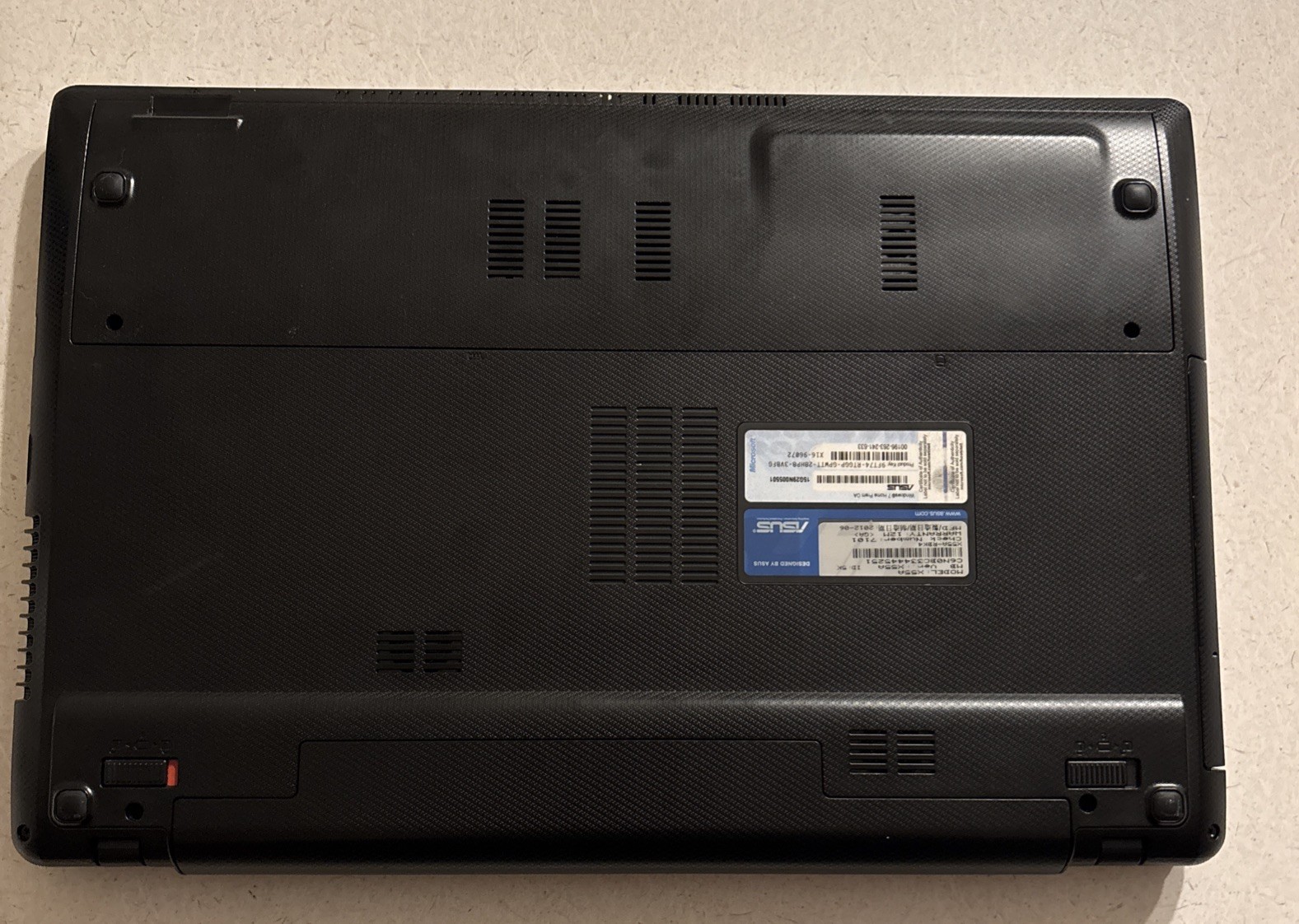 Asus X55A-Intel Pentium B970 CPU. 2.3Ghz, 4gb Ram. 1TB SSD Windows 10 Pro