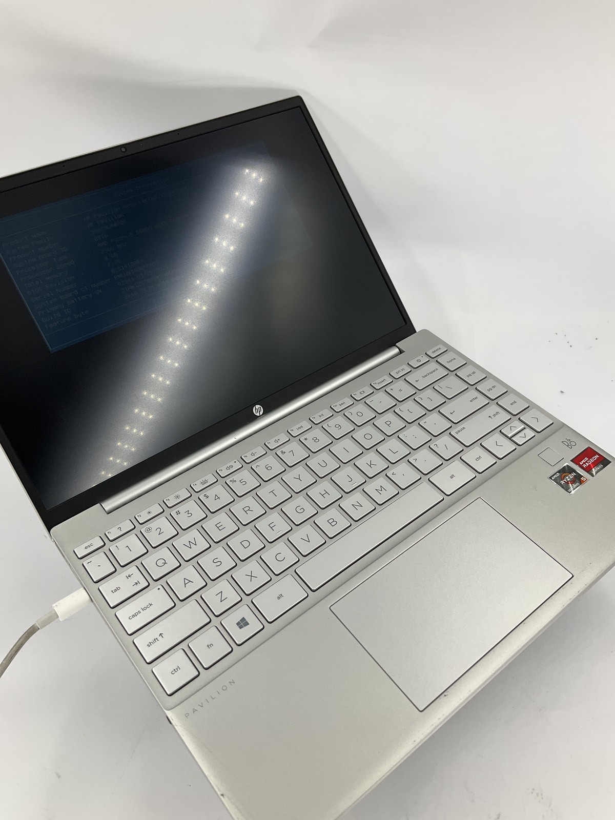 HP Pavilion Aero Laptop 13-be0010nr 13.3″ AMD Ryzen 5 5600U 512GB 8GB B W11 Pro