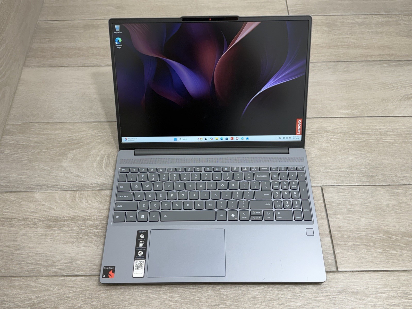 IdeaPad Slim 3 15Q8X10 15″ WUXGA Snapdragon X 16GB RAM 512GB NVMe Win-11