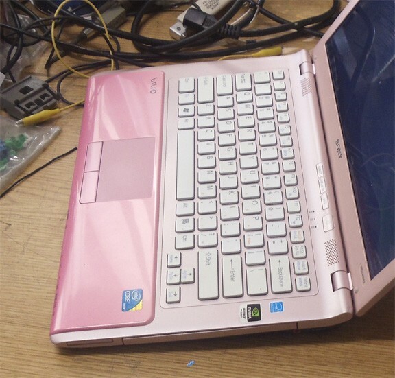 Sony pink VPCCW 21FX intel i3 2.1G 8gb ram 500 gb hard drive DVD/rw MS office
