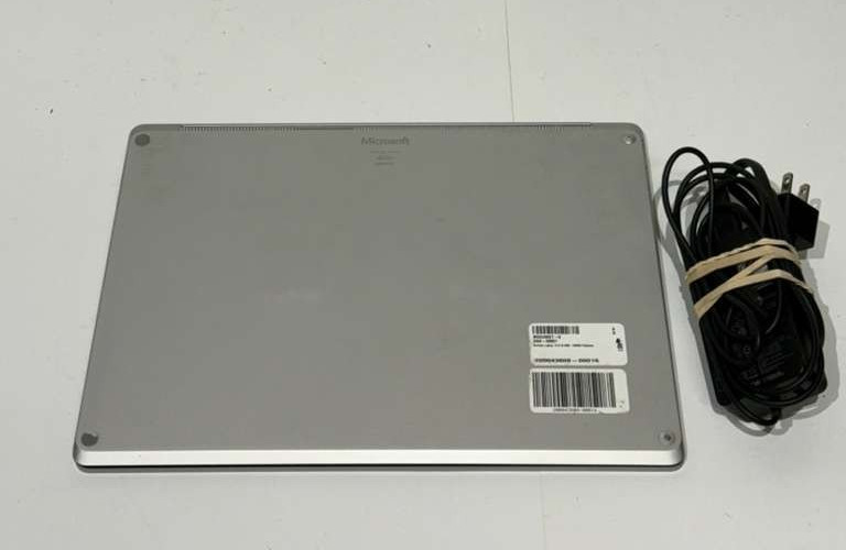 Microsoft Surface Laptop 13.5” Touchscreen i5 8GB 256GB SSD Platinum