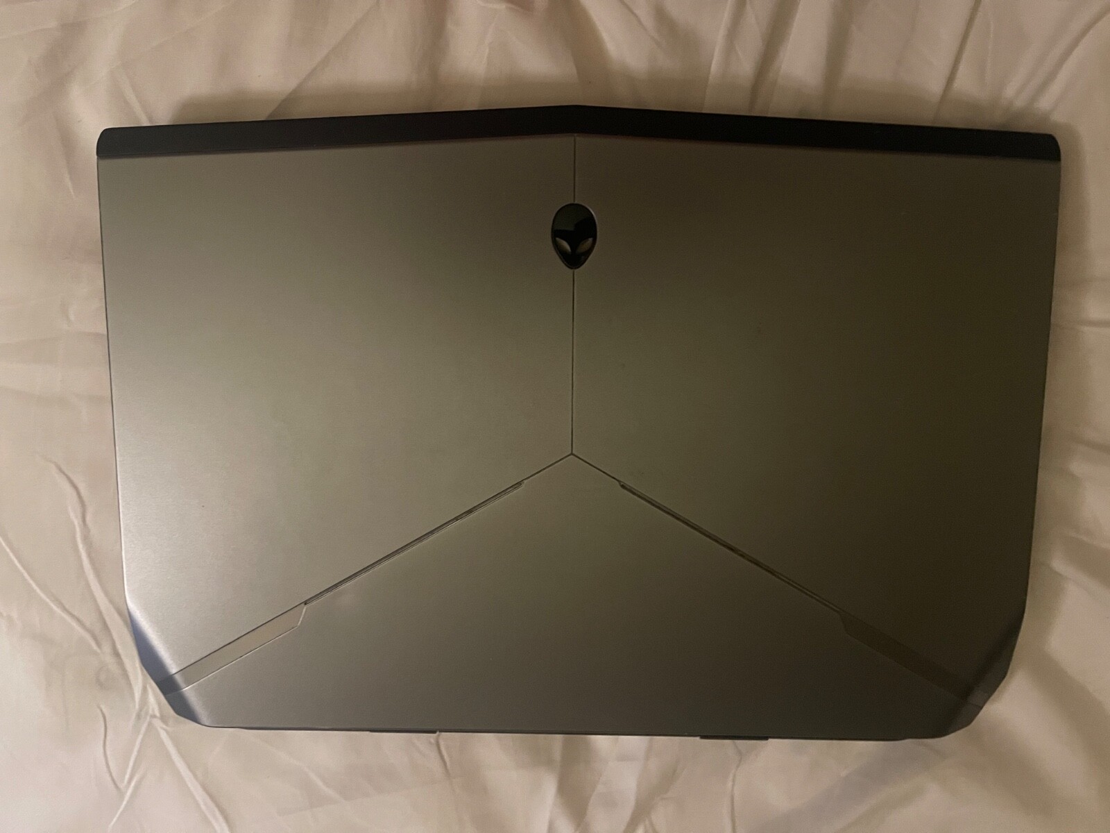 alienware gaming laptop r2 15.6″ 32GB RAM 1TB SSD WITH GTX 965M 2020