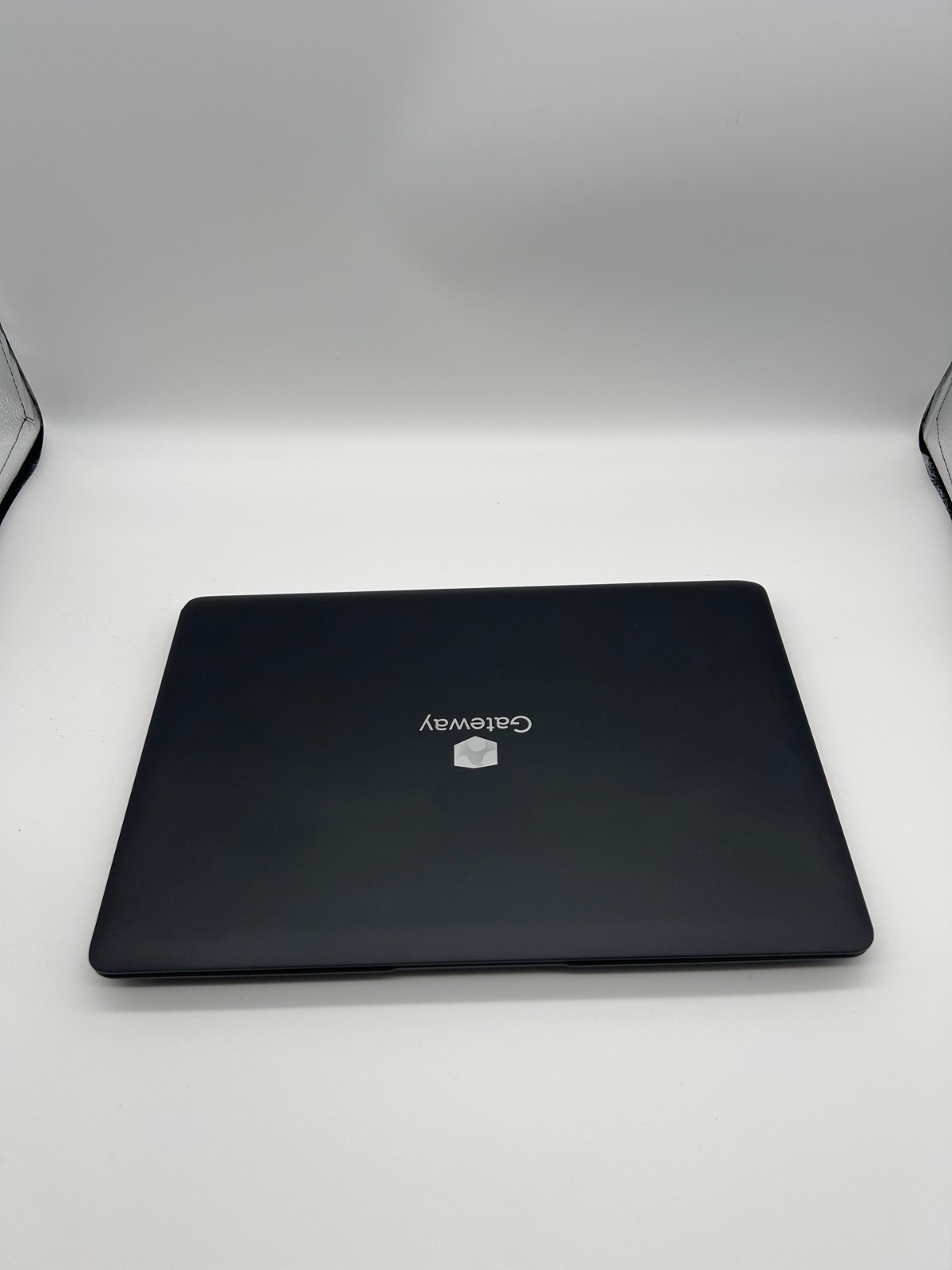 Gateway 15.6″ FHD i5-1035G1 16GB 256GB SSD Win11 THX Audio Notebook great deal