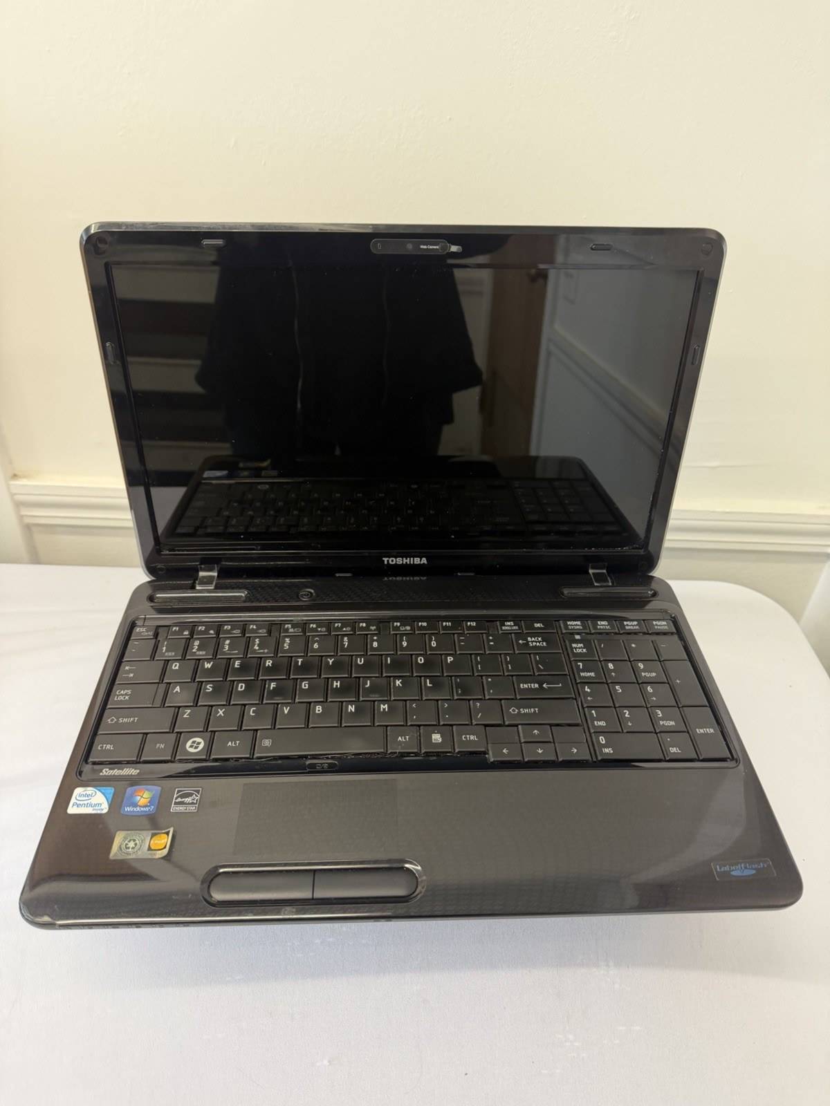 Toshiba Satellite L655-S5096 Laptop – Good Screen – Intel Pentium P6100-Read Des