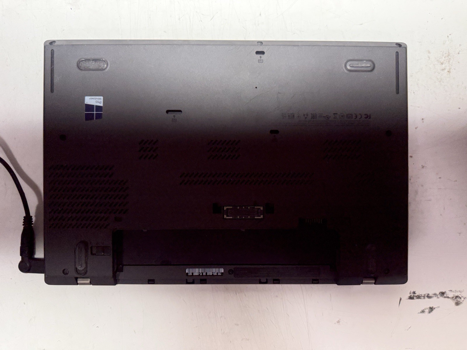 Lenovo ThinkPad T460 14″ Laptop Intel i5-6300U 8GB RAM (NO HDD)