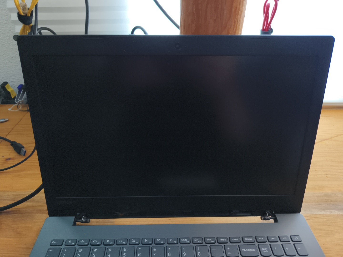 Lenovo Ideapad 330S-15IKB i3-8130U 8GB RAM No Hard Drive Laptop, Chin Bezel Off