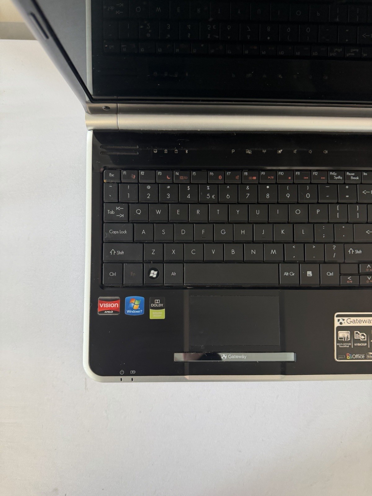 Gateway NV53-MS2285 Laptop – AMD Athlon II X2- M300 – RAM 2GB – Read Des