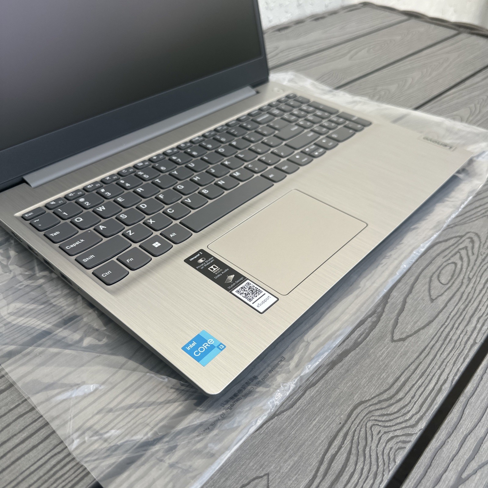 Lenovo IdeaPad 3 15.6″, 256GB SSD, Intel Core i3 11th 3.0 GHz, 8GB Ram, Laptop