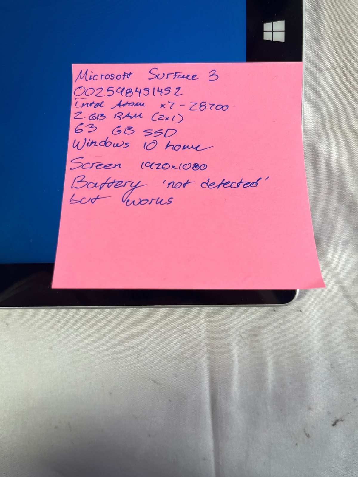 Microsoft Surface 3 Intel(R) Atom(TM) x7-Z8700 CPU @ 1.60GHz 2GB 63GB SSD 10.8″