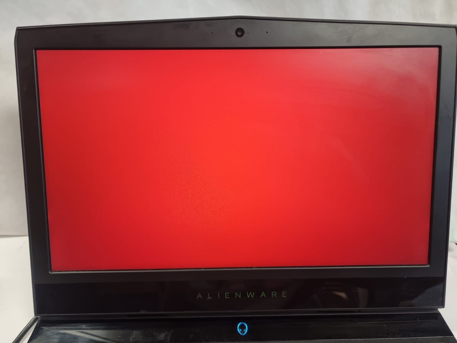 Alienware 17 R5 i7-8750H 16 GB RAM 256GB SSD /GTX 1060 / Fan issue / Read pls