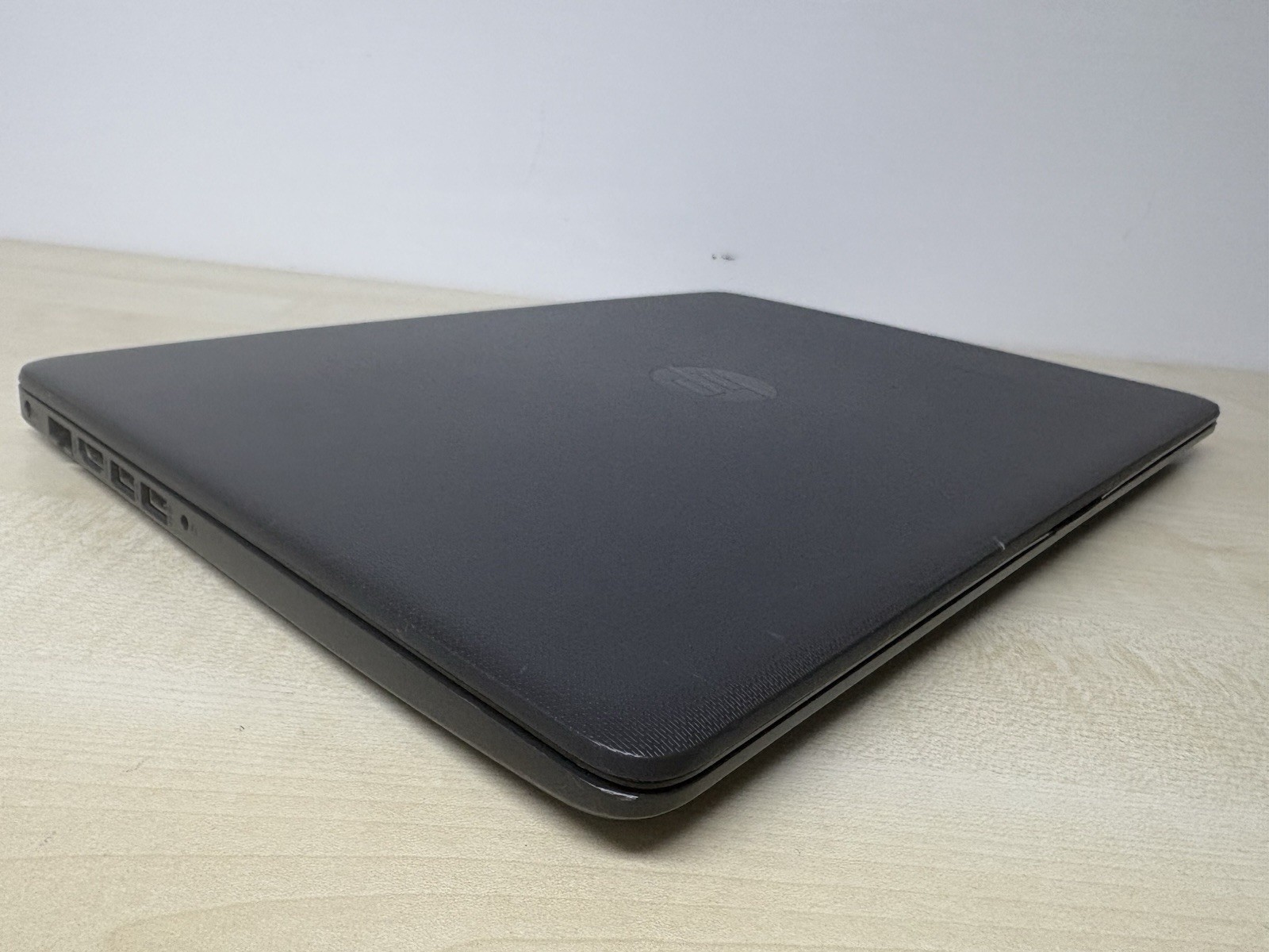 HP 255 G7 AMD Ryzen 3 2200U Radeon Vega 2.5GHz 15.6″ 8GB 256GB SSD Win 10 READ