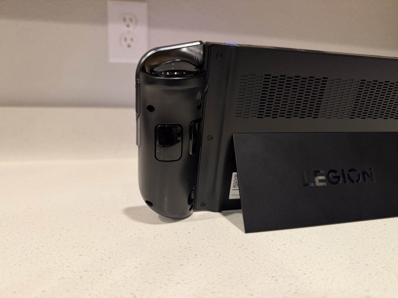 Lenovo Legion Go 8APU1 8.8” AMD Ryzen Z1 Extreme 16GB 512GB